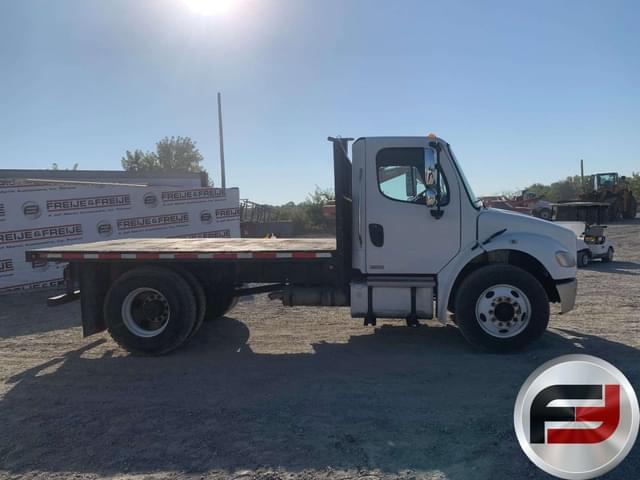 Image of Freightliner M2 equipment image 3