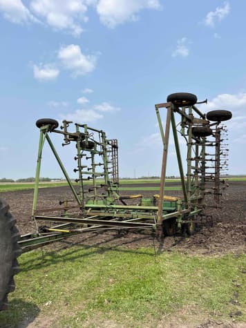 Main image John Deere 1050