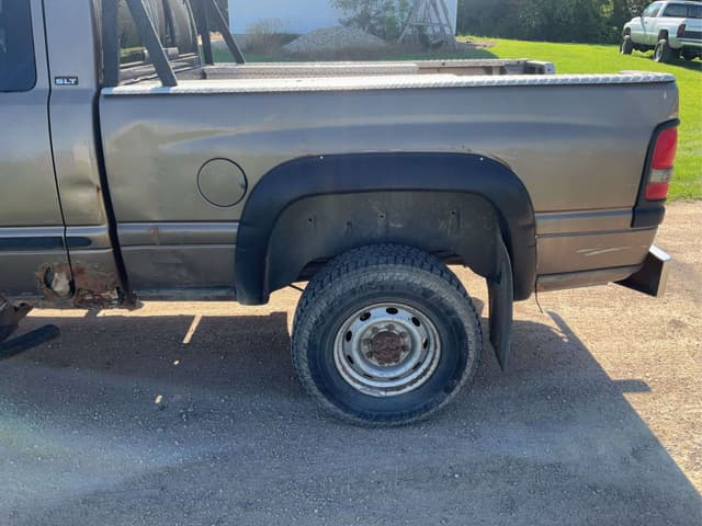 Image of Dodge Ram 2500 equipment image 4