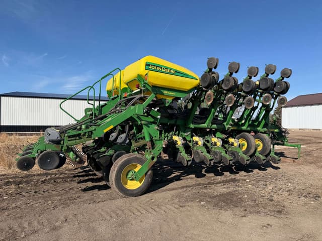 Image of John Deere 1790 equipment image 3