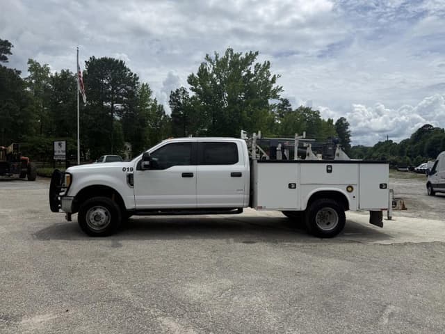 Image of Ford F-350 equipment image 4
