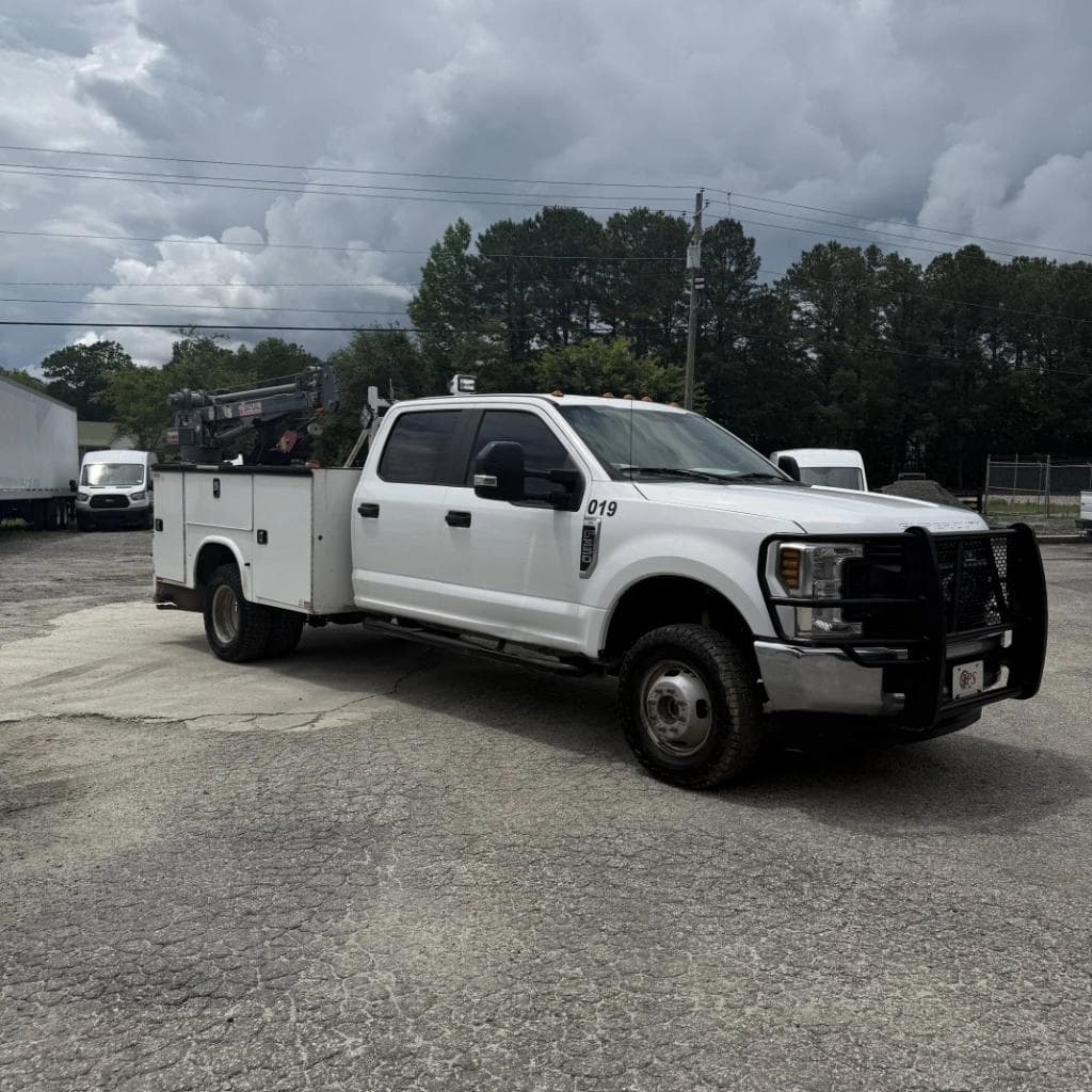 Image of Ford F-350 Primary image
