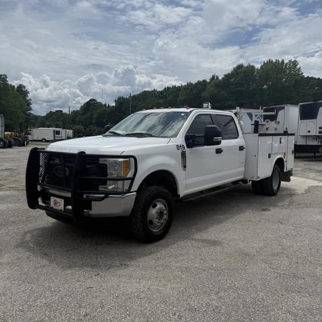 Image of Ford F-350 equipment image 1