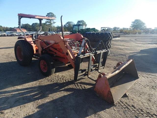 Image of Kubota L3350 equipment image 1