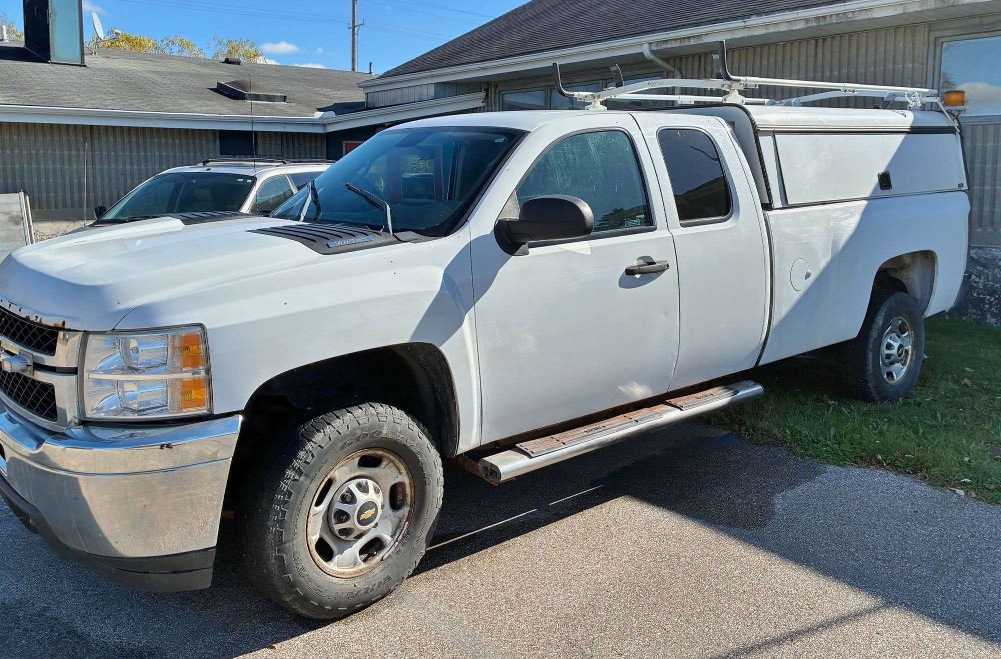 2012 Chevrolet K2500 Equipment Image0