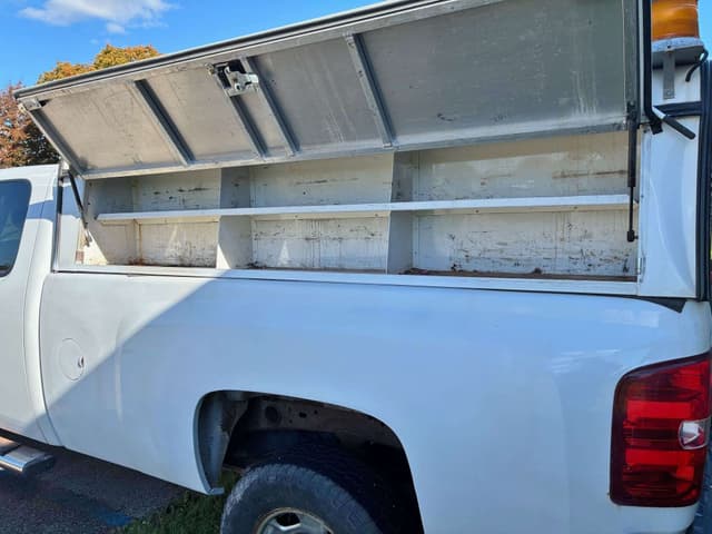 Image of Chevrolet K2500 equipment image 2