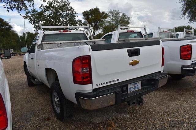 Image of Chevrolet Silverado equipment image 3