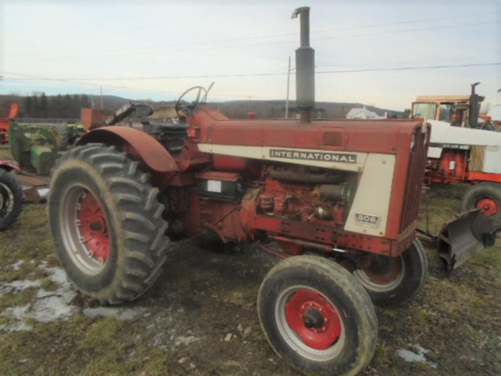 Main image International Harvester 806