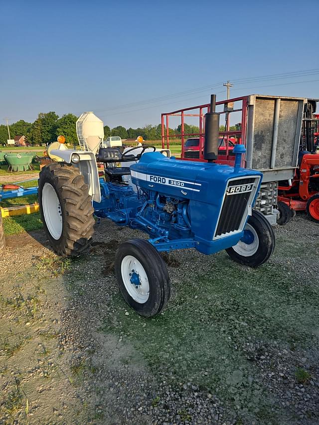 Image of Ford 3600 equipment image 2