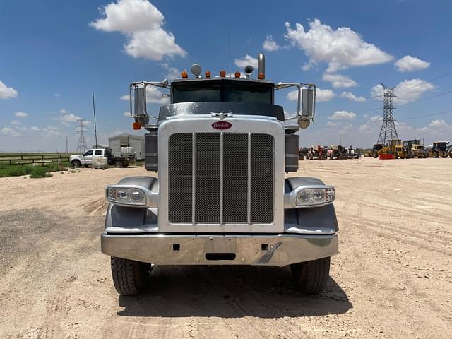 Image of Peterbilt 388 equipment image 1