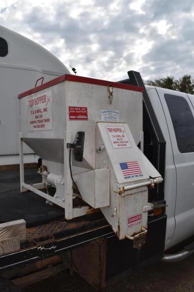 Image of Ford F-250 equipment image 4