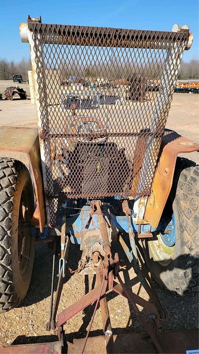 Image of Ford 2600 equipment image 3