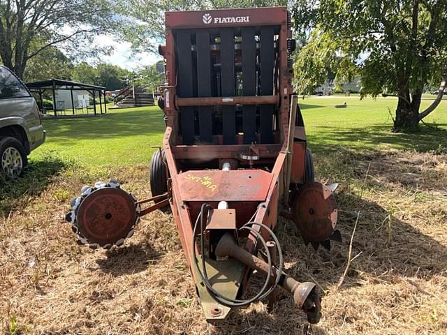Image of Hesston 5530 equipment image 2