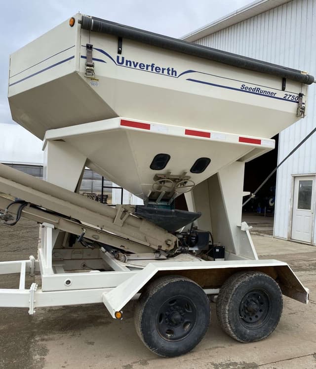 Image of Unverferth Seed Runner 2750 equipment image 2