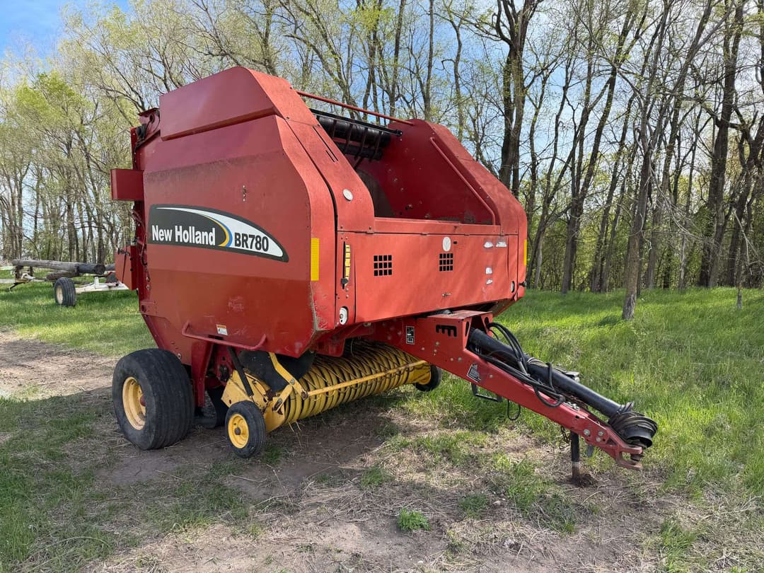 Image of New Holland BR780 Primary image
