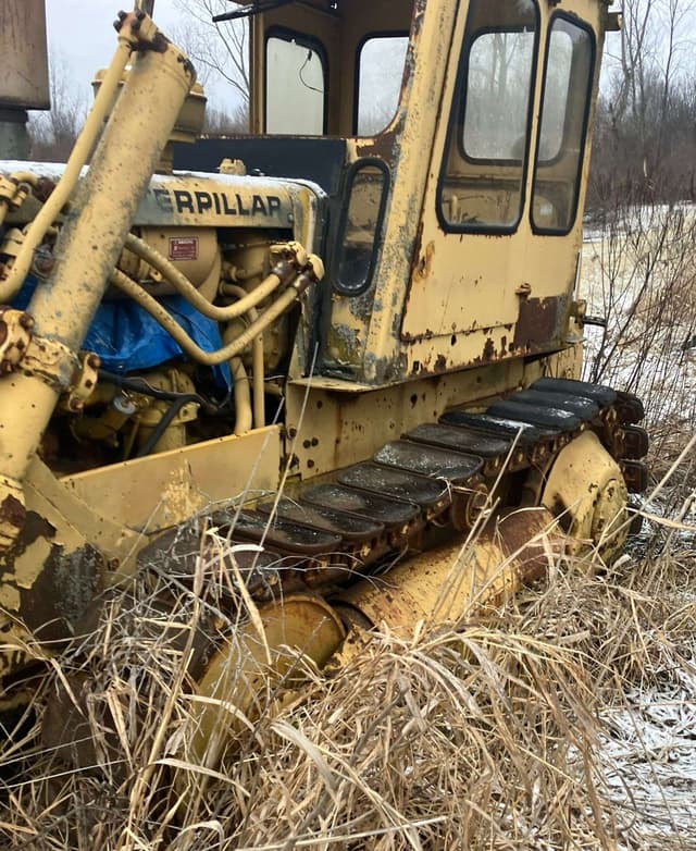 Image of Caterpillar D4 equipment image 2