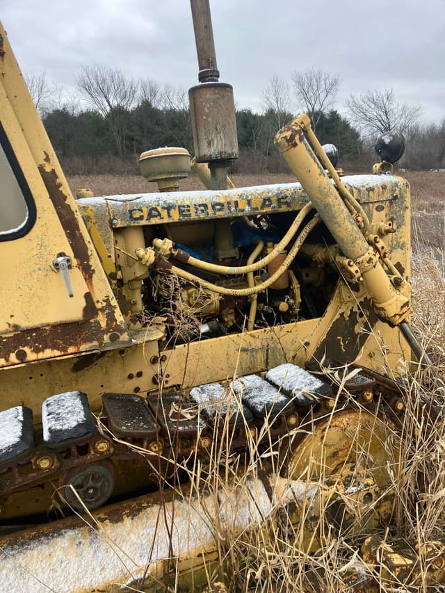 Image of Caterpillar D4 equipment image 3