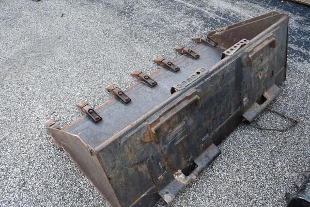 Image of Bobcat S205 equipment image 4