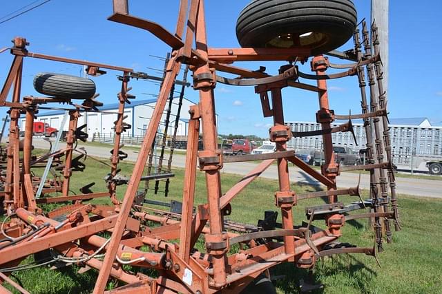 Image of Allis Chalmers 1300 equipment image 2