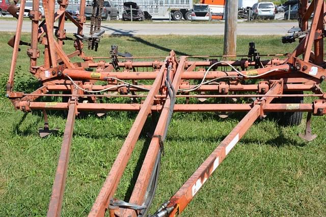 Image of Allis Chalmers 1300 equipment image 1