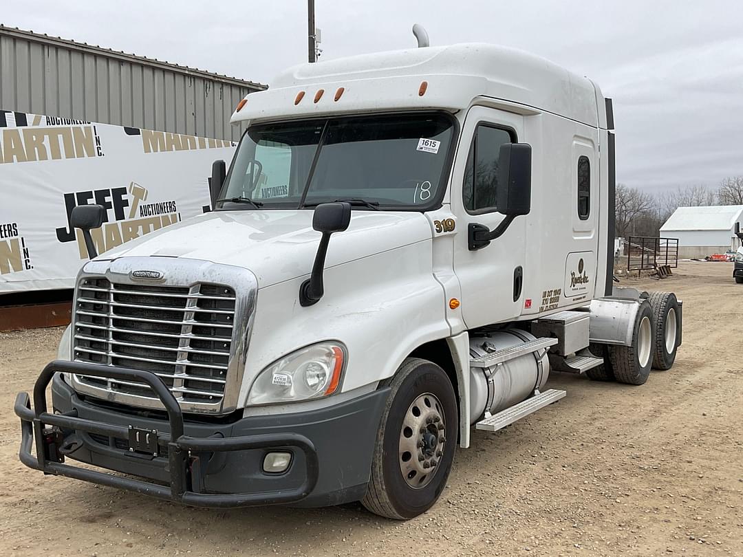 Image of Freightliner Cascadia Primary image