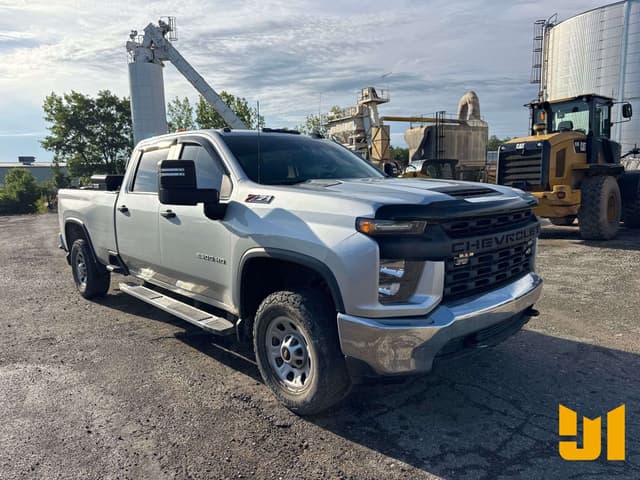 Image of Chevrolet 2500HD equipment image 2