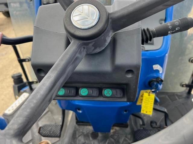 Image of New Holland Workmaster 105 equipment image 2