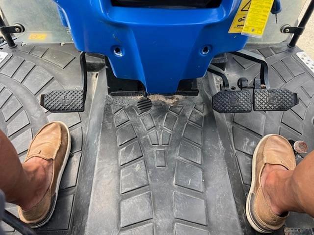 Image of New Holland Workmaster 105 equipment image 3