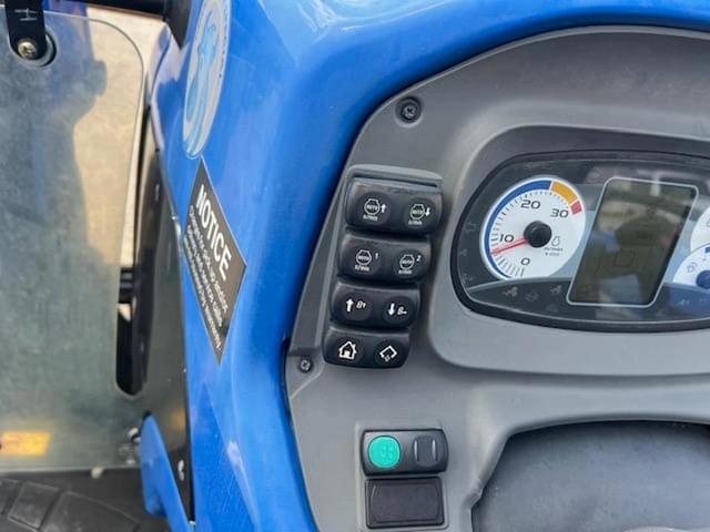 Image of New Holland Workmaster 105 equipment image 4