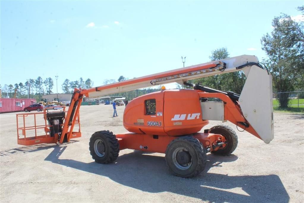 Main image JLG 600AJ
