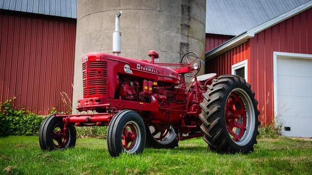 Image of Farmall Super MD-TA equipment image 1