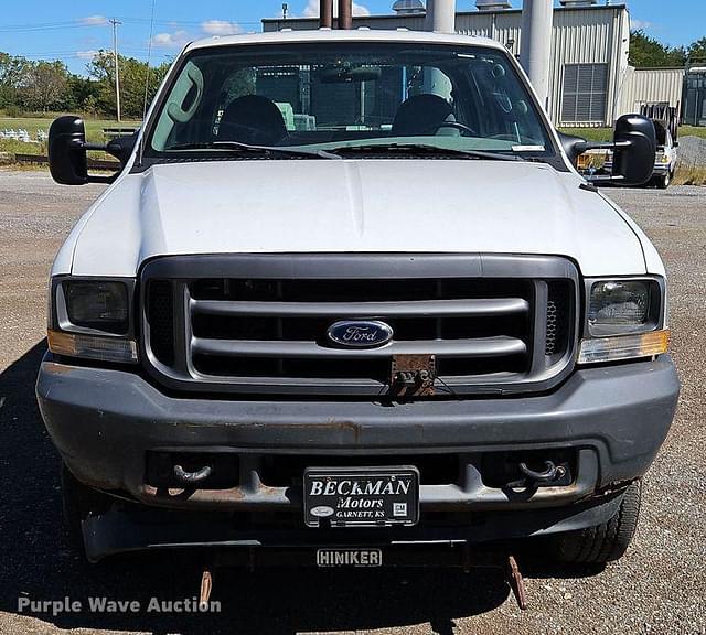 Image of Ford F-350 equipment image 1