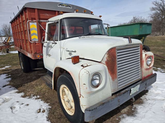 Image of International Loadstar 1700 equipment image 1