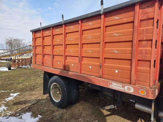 Image of International Loadstar 1700 equipment image 2