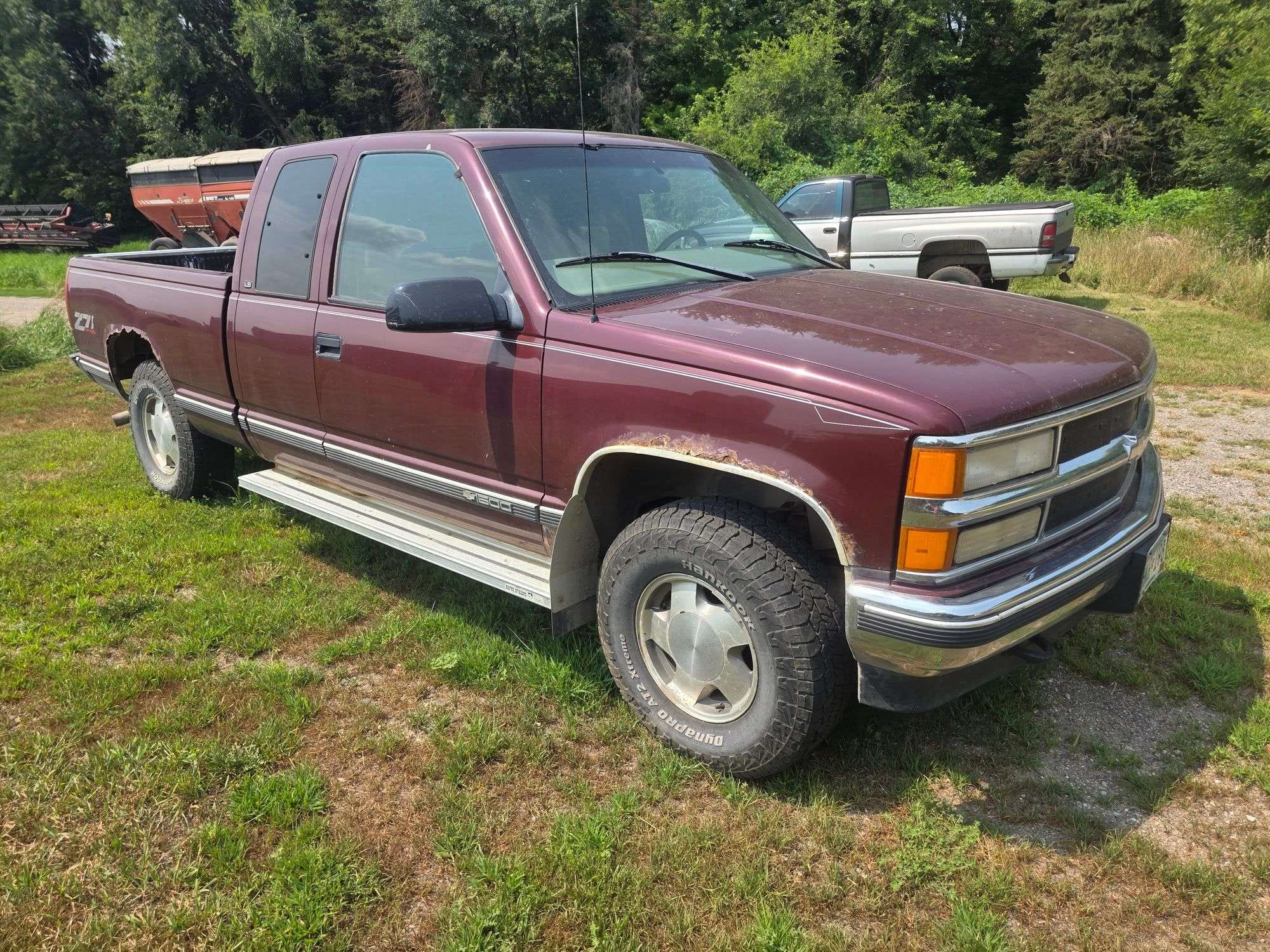 1999 Chevrolet 1500 Equipment Image0