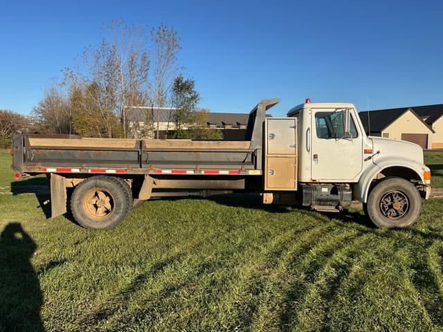 Image of International 4700 equipment image 3