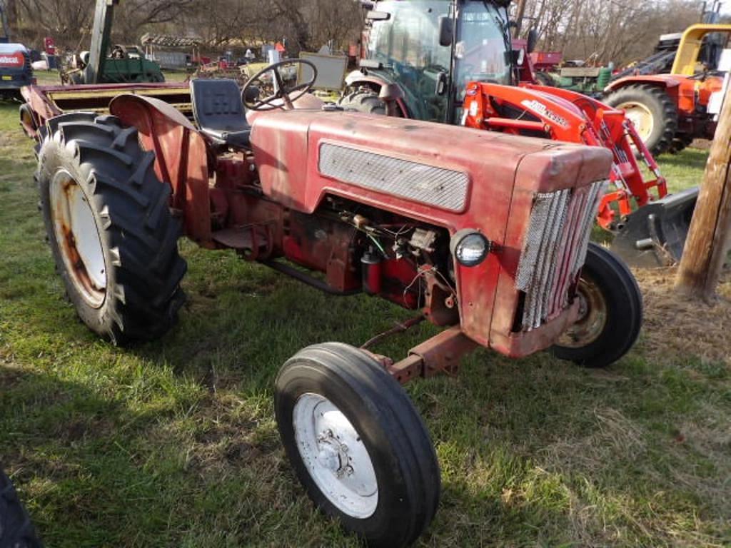 Image of International Harvester B-414 Primary image