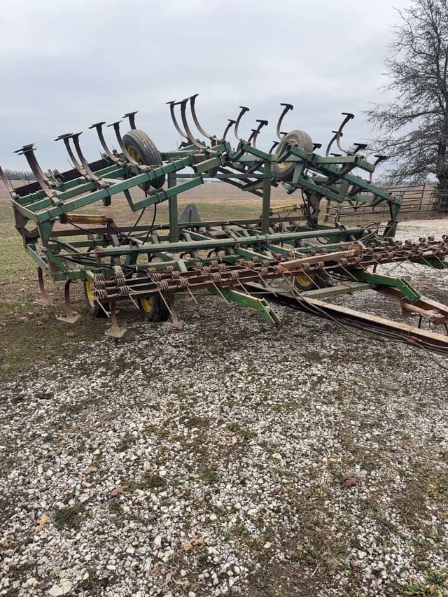 Image of John Deere 1010 equipment image 2