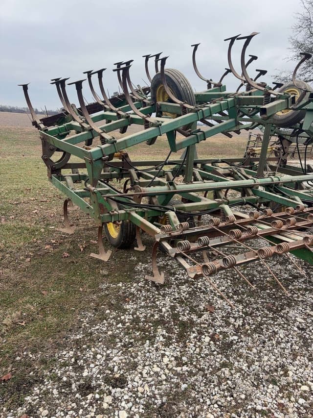 Image of John Deere 1010 equipment image 3