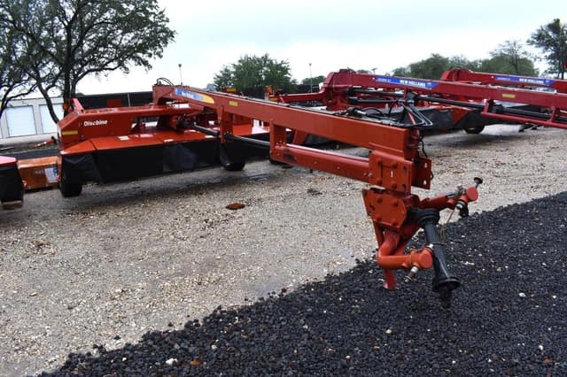 Image of New Holland H7450 equipment image 1