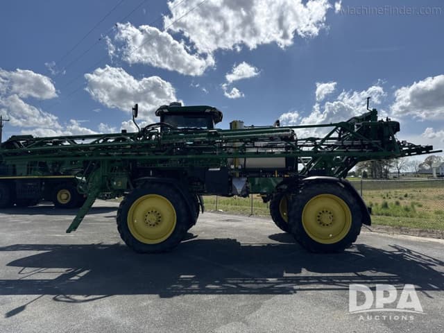 Image of John Deere 410R equipment image 2