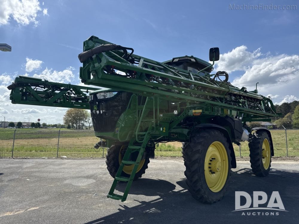 2024 John Deere 410R Equipment Image0