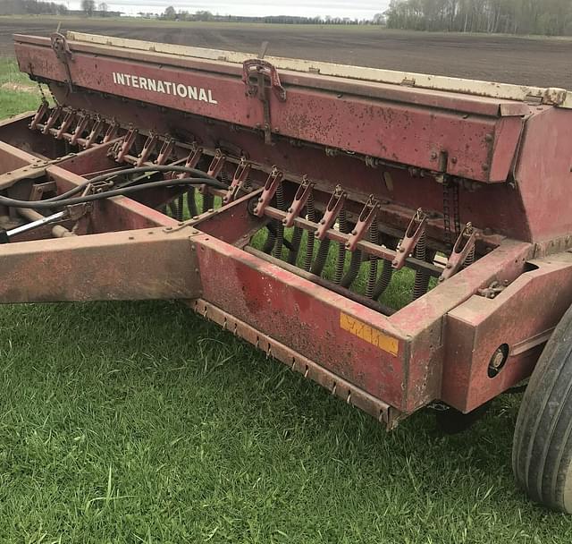 Image of International Harvester 510 equipment image 2