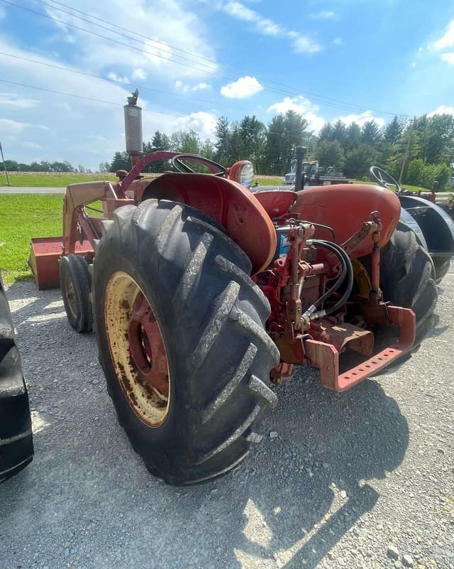 Image of International Harvester 340 equipment image 2