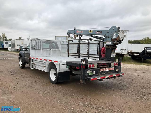 Image of Ford F-550 equipment image 2