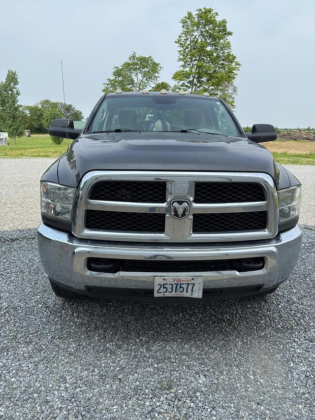 Image of Dodge Ram 2500 equipment image 3