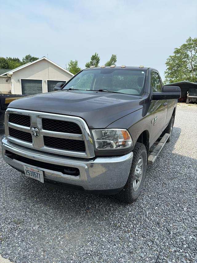 Image of Dodge Ram 2500 equipment image 2