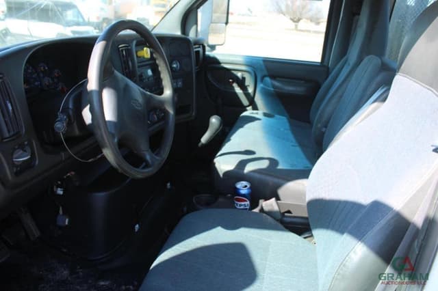 Image of Chevrolet C7500 equipment image 4