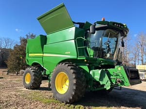 2015 John Deere S670 Image