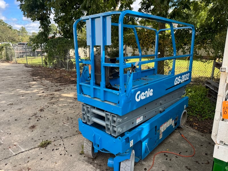 Genie GS-2032 Equipment Image0